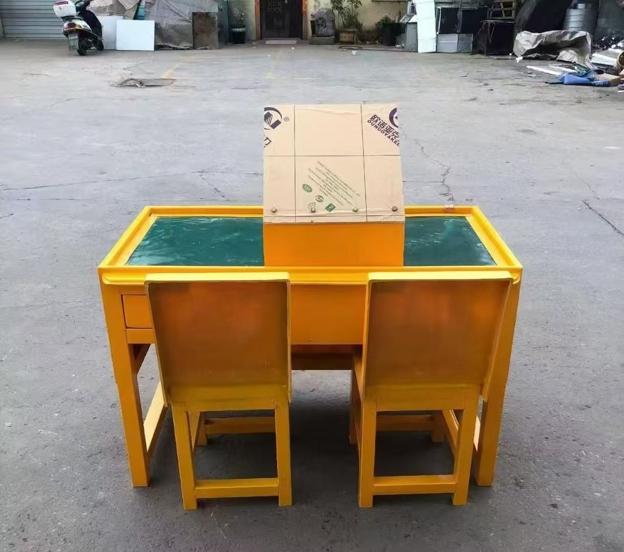 丹徒防静电导通桌井下煤矿火工品发放桌：危险品流转的安全守护者